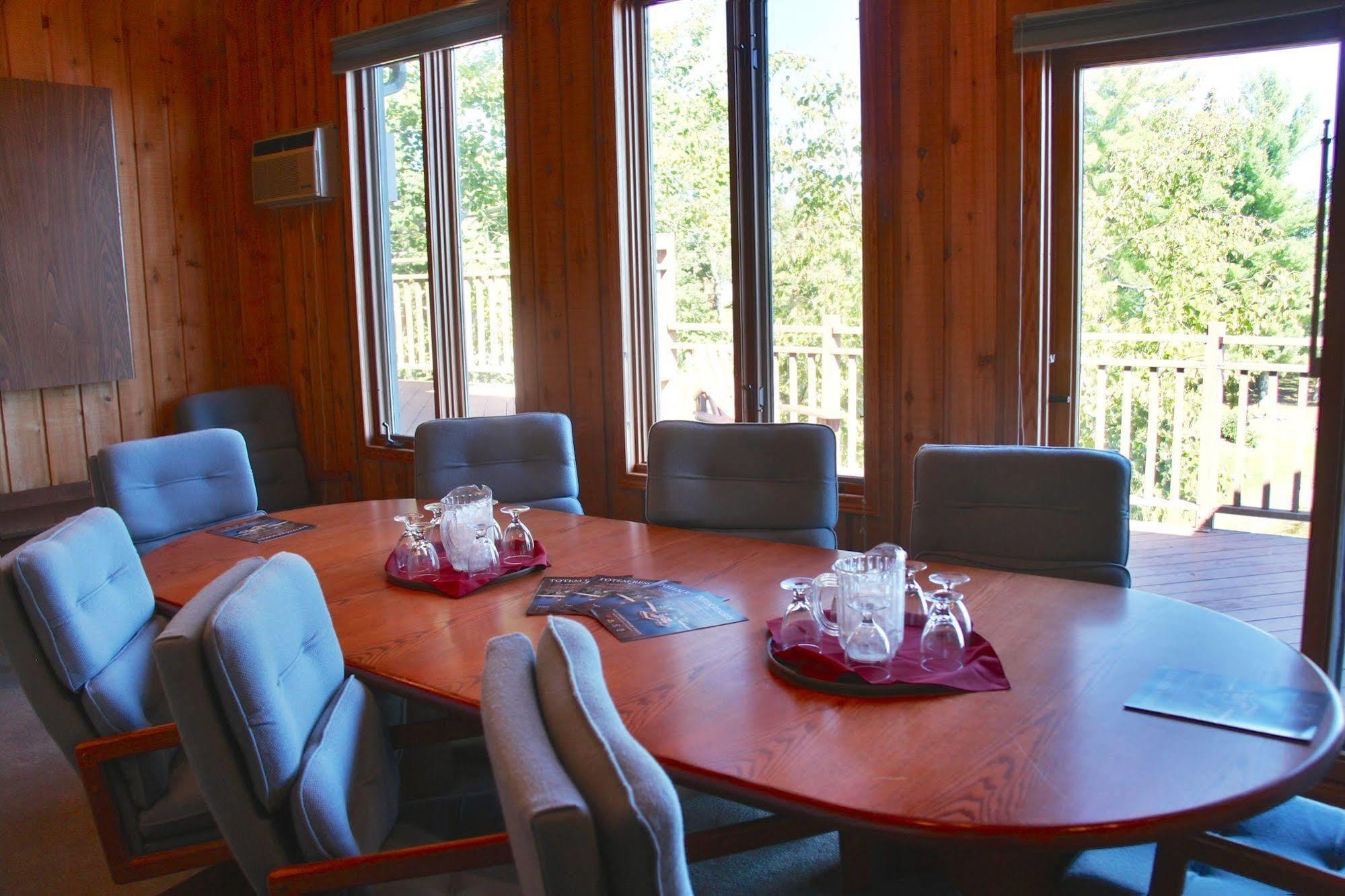 Totem Resorts Sioux Narrows Ngoại thất bức ảnh